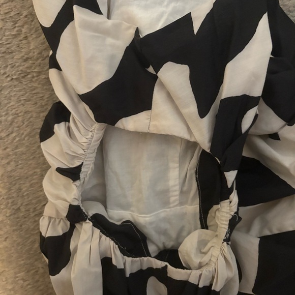 Abercrombie Women’s One Shoulder Cut Out Dress Black Size XL NWT - Picture 5 of 5